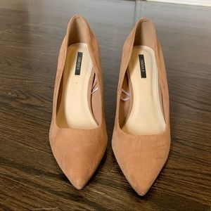 Super cute nude suede heels